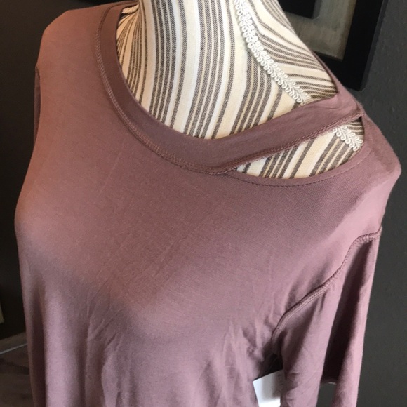 🔥1 hr SALE - MTS flirty top, bamboo viscose SOFT - Picture 3 of 5